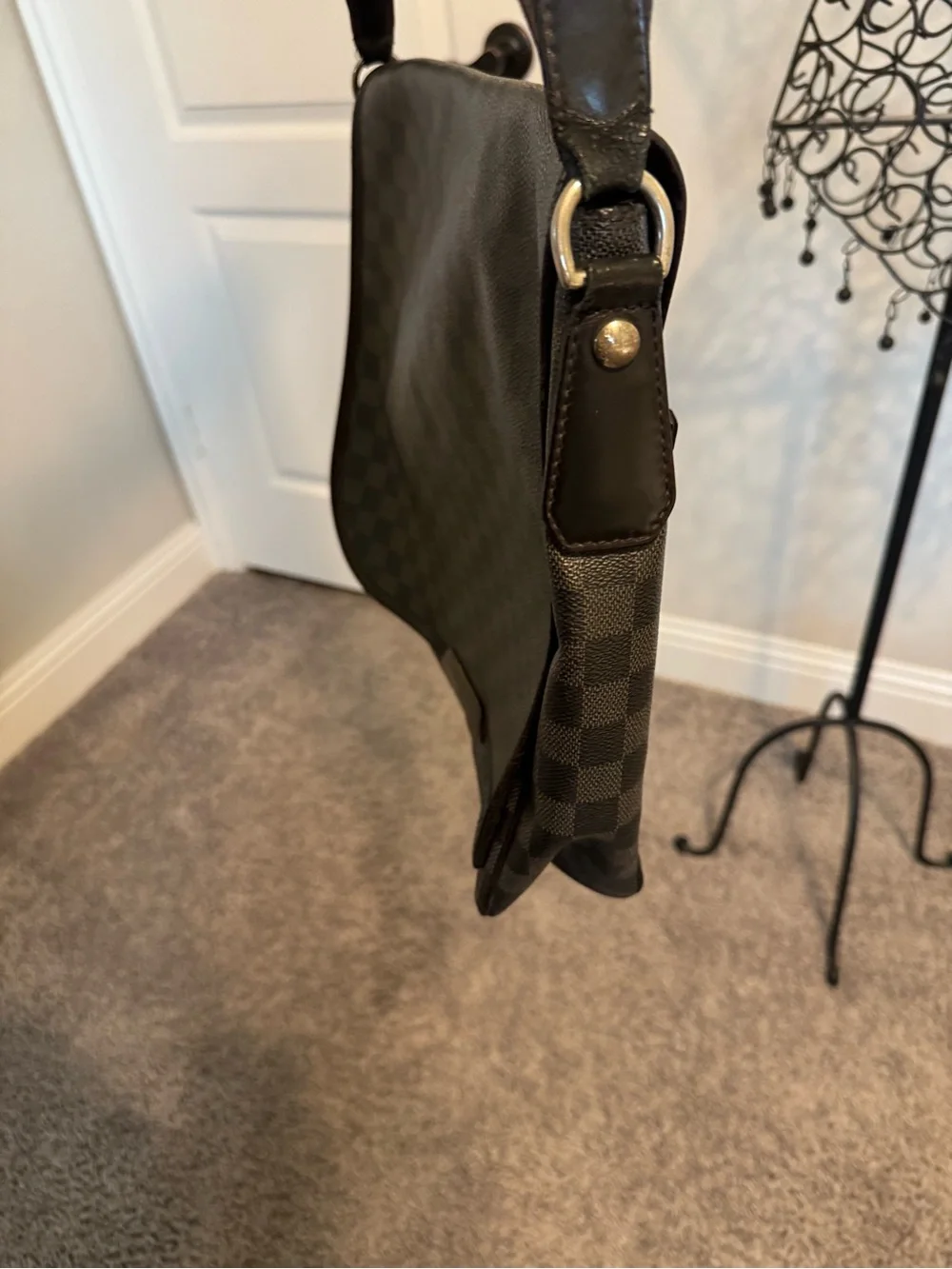 Louis Vuitton classic louis